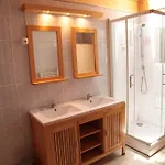 Cafe De France Guest house