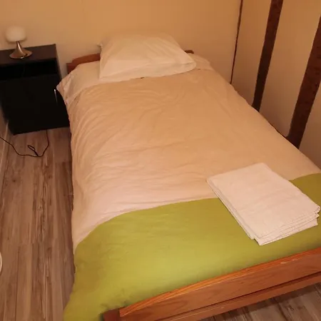 招待所 法国咖啡厅旅馆 *