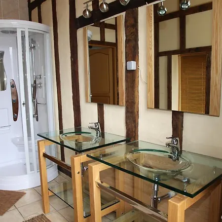 法国咖啡厅旅馆 欧兹